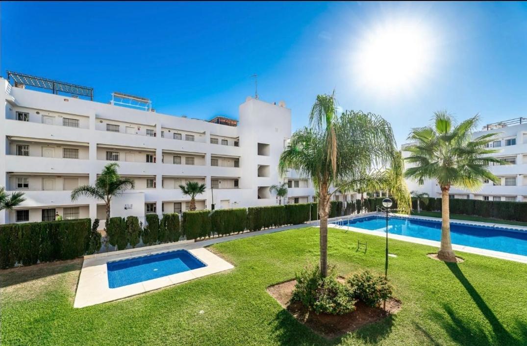 Two Bed, Two Bath Apartment With Sea Views - Angel De Miraflores Малага Экстерьер фото